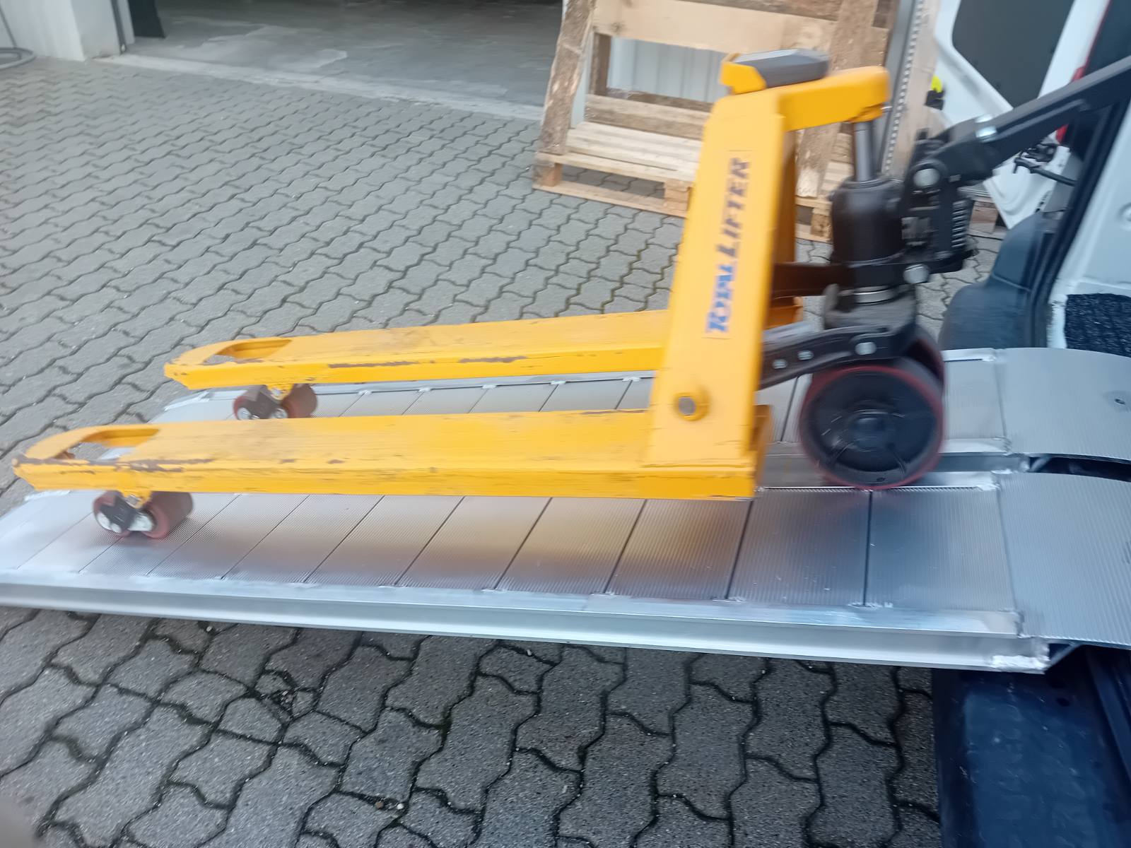 H50-20S Békával A.jpg H50-20S Békával A.jpg